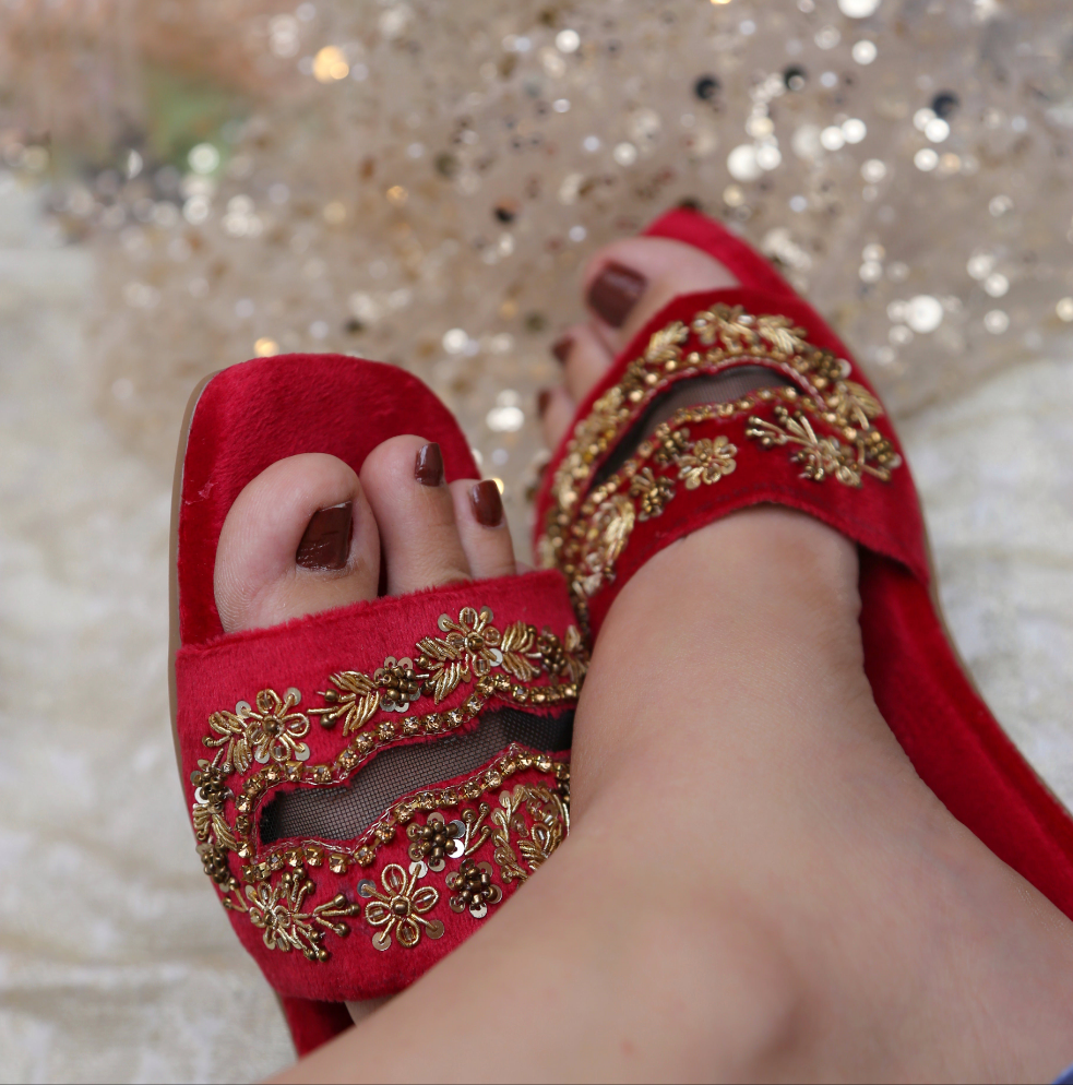 Zarreen Sliders(Red)