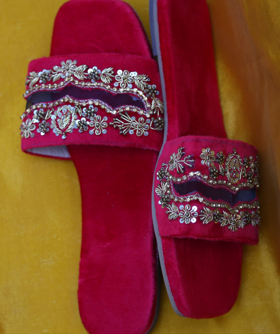 Zarreen Sliders(Red)