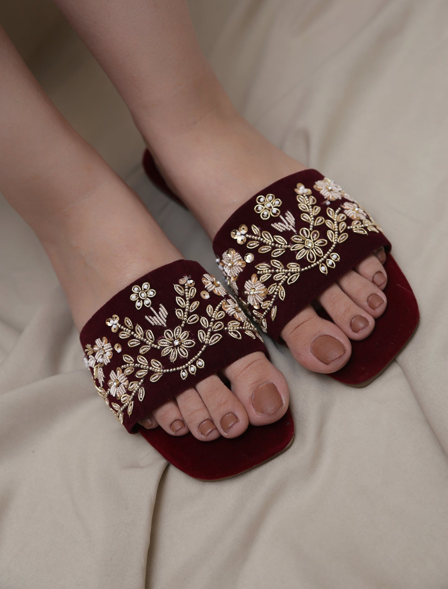 Amal Slider (Maroon)