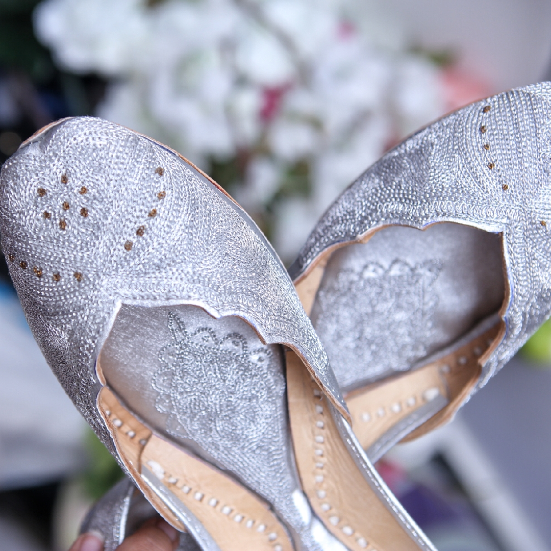 Tilla Scalloped – Khussa Corner - Main Image