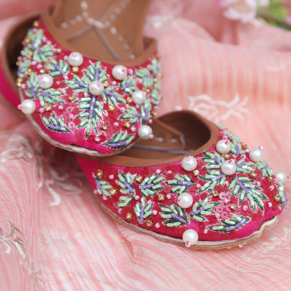 khussa embroidery, pearl khussa, khussa indian shoes
