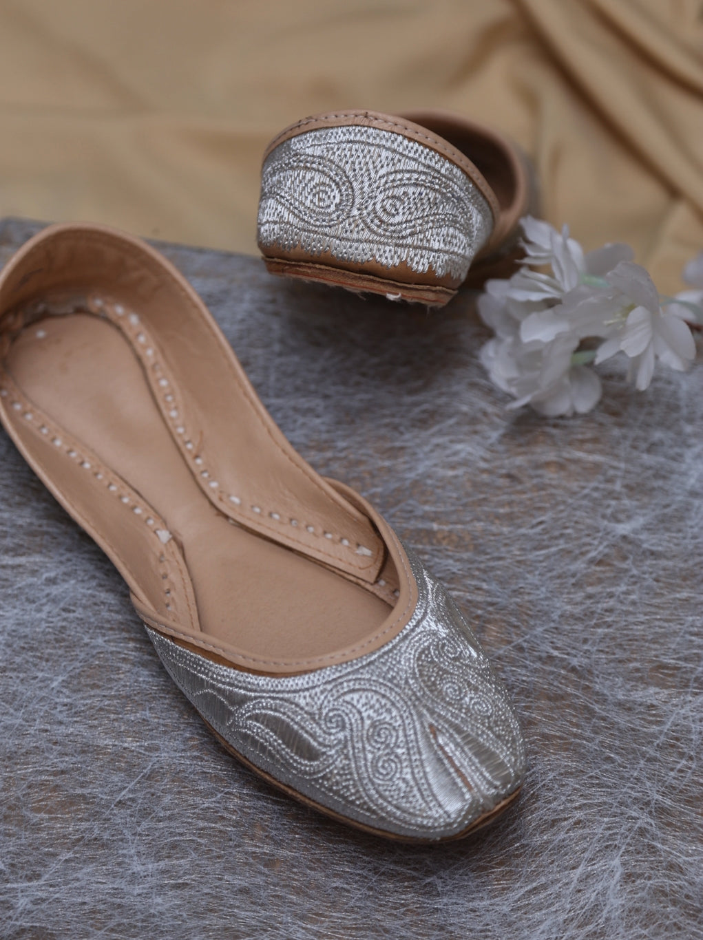 Silver Tilla
