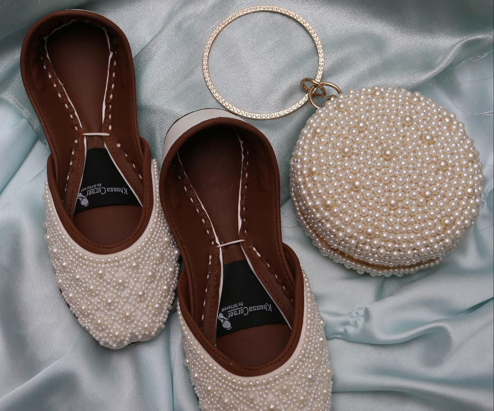 White Pearl RingClutch Set