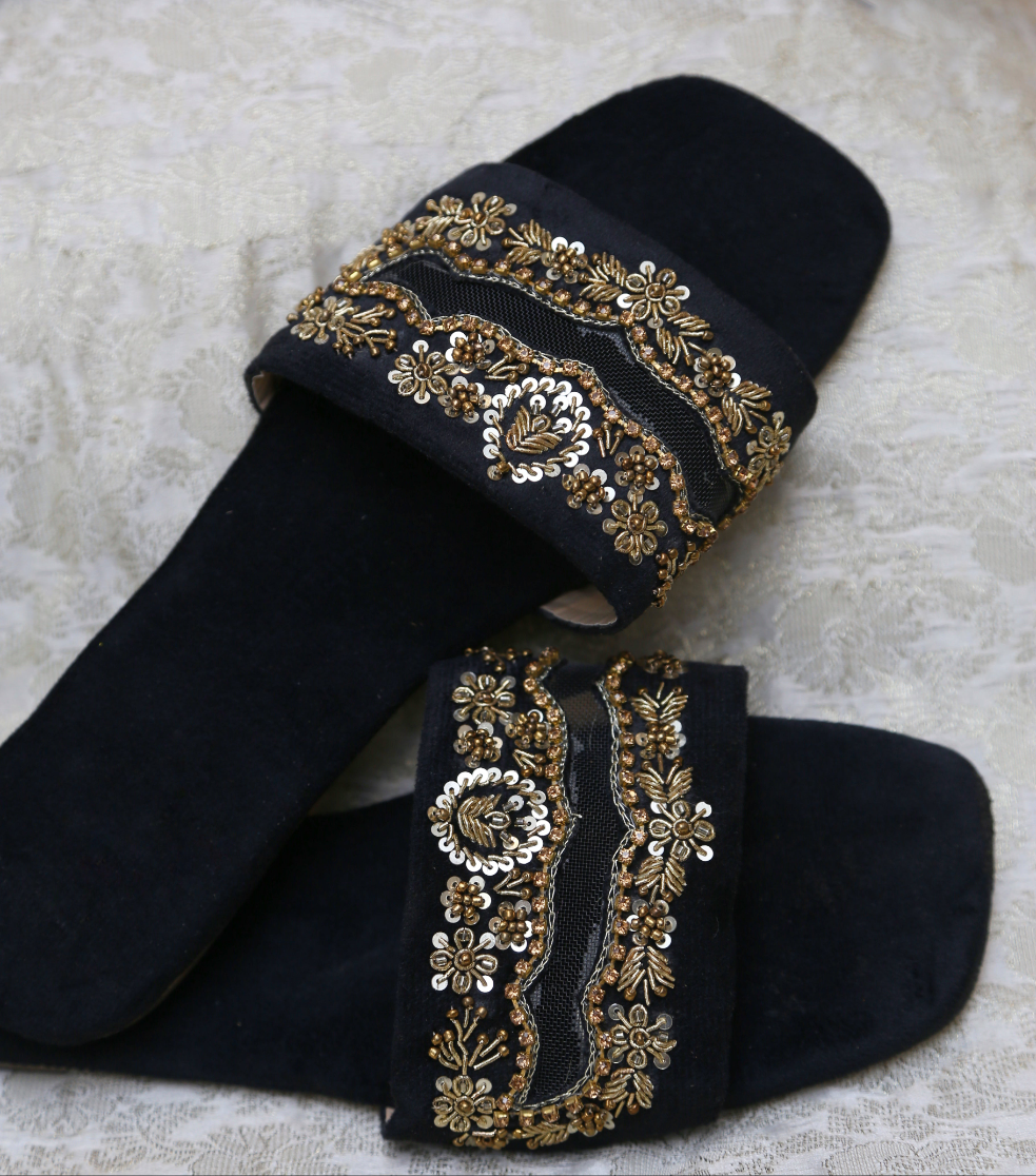 Zarreen Sliders (Black)