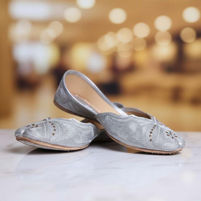 Tilla Scalloped