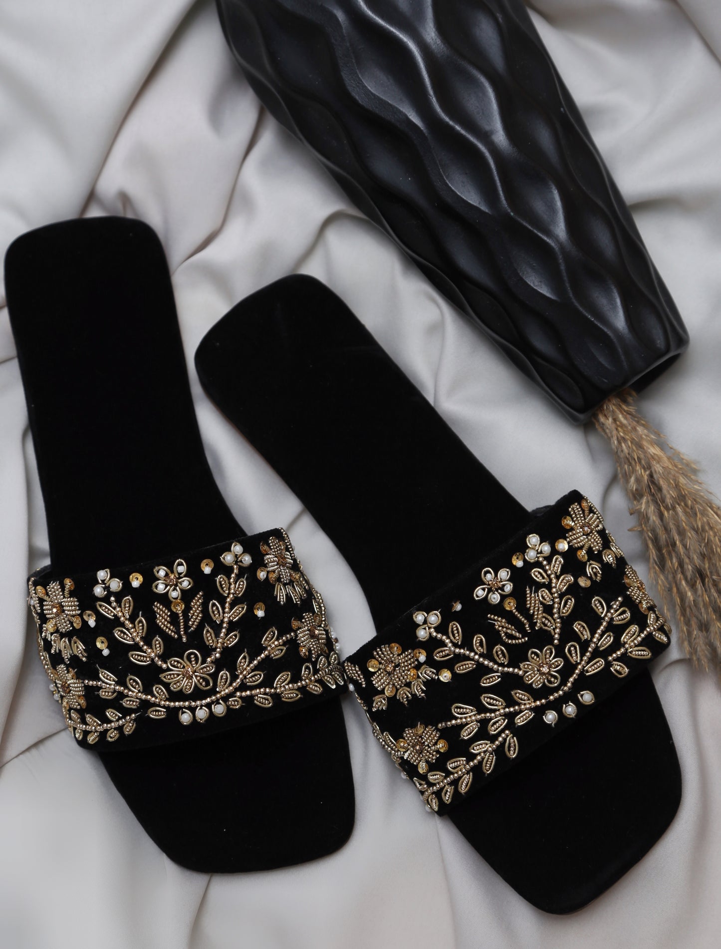 Amal Sliders (Black)