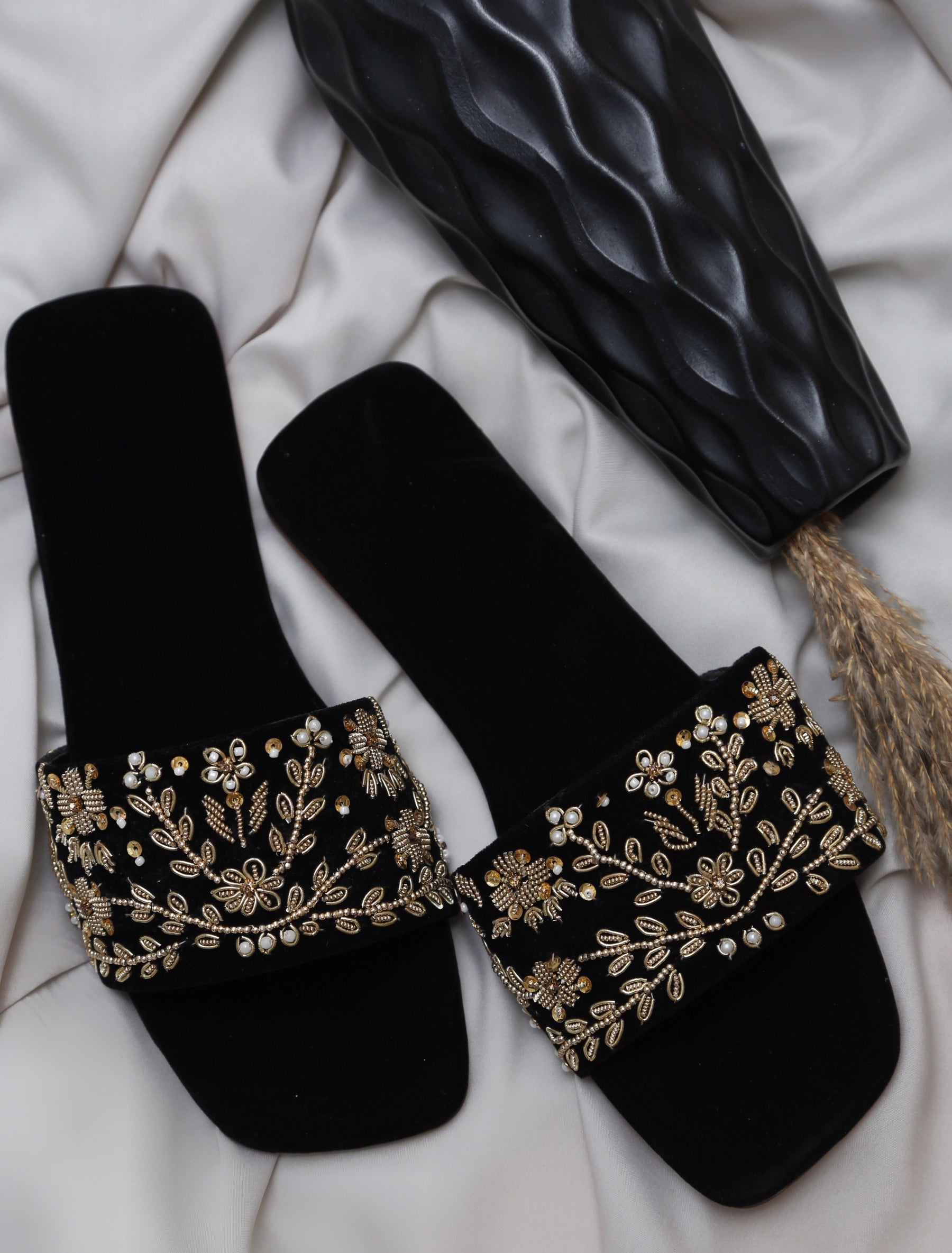 Amal Sliders (Black)