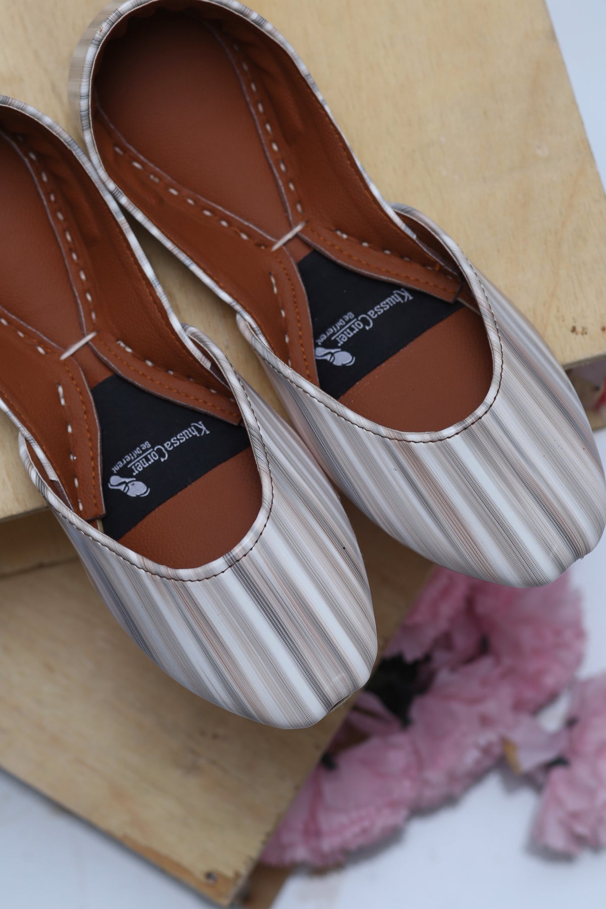 Pastel Walk (Brown)
