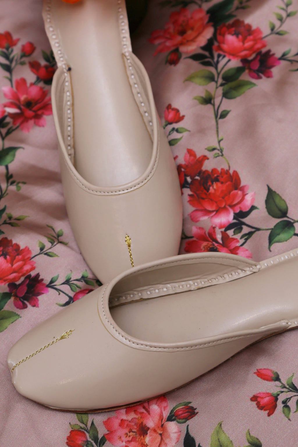 Simple R Backless (Nude)