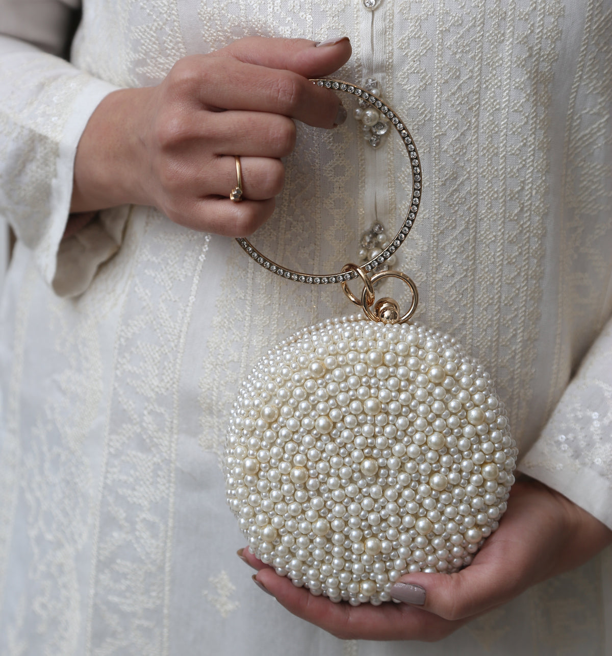 Pearl Ring Clutch (White)