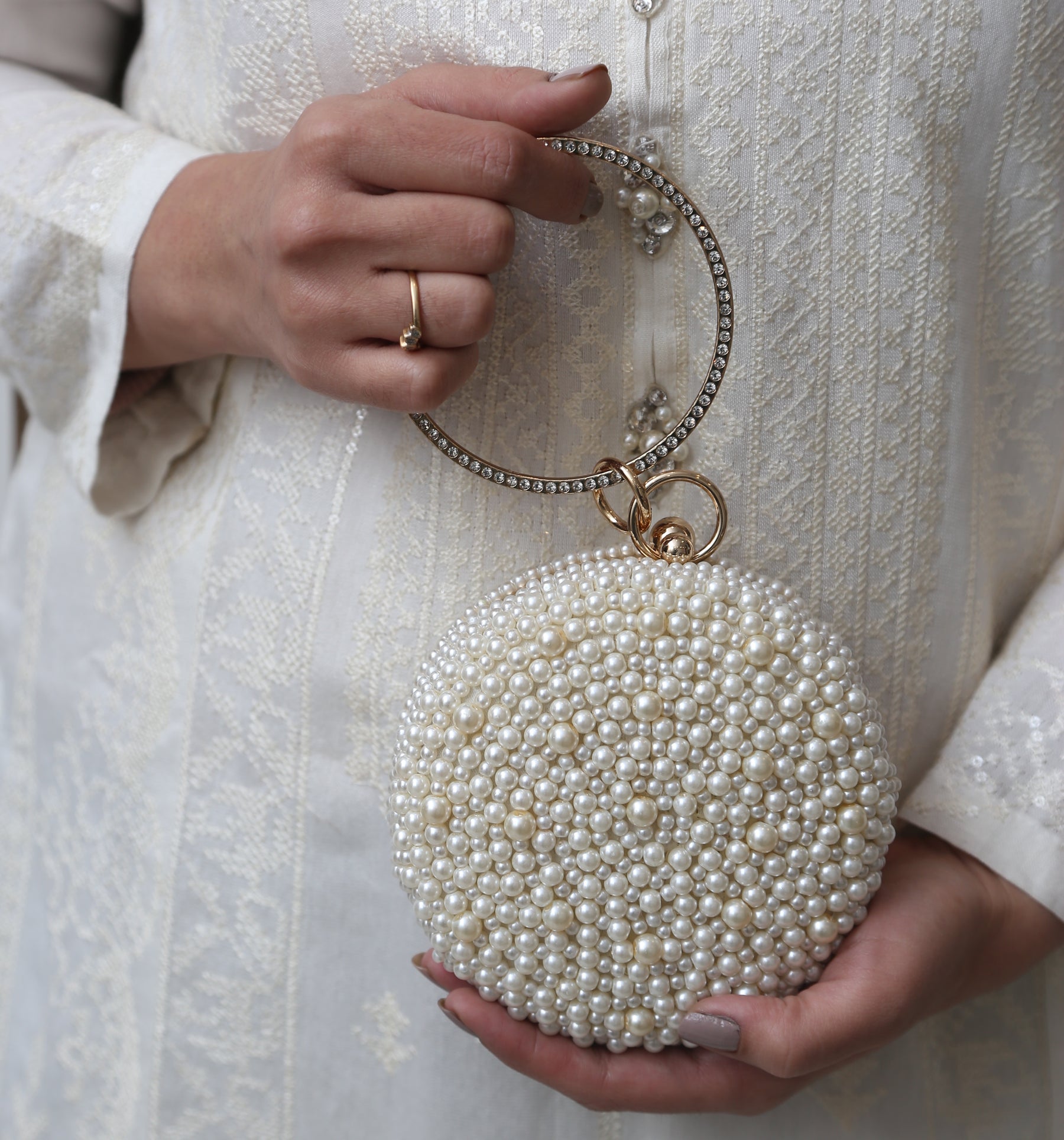 Pearl Ring Clutch (White)
