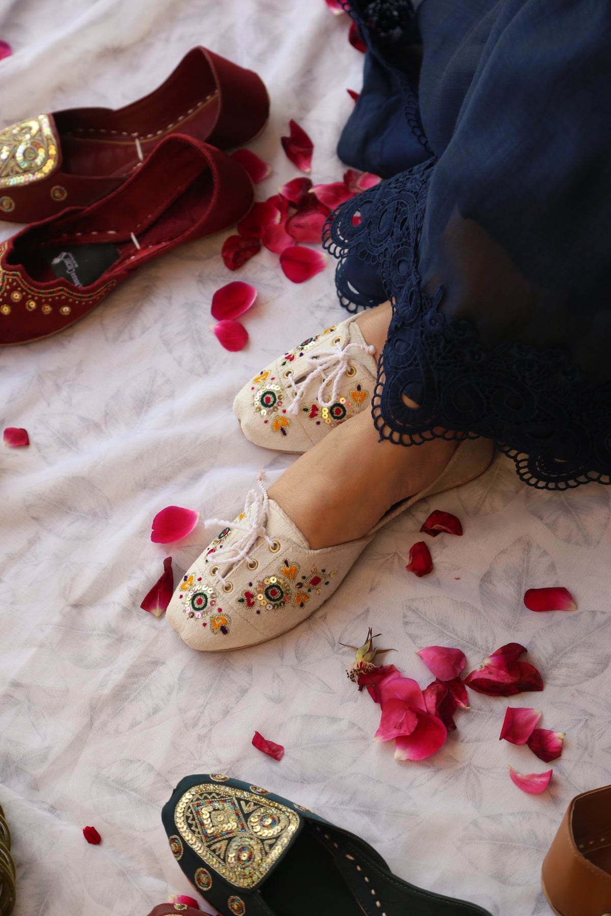 Brogues White