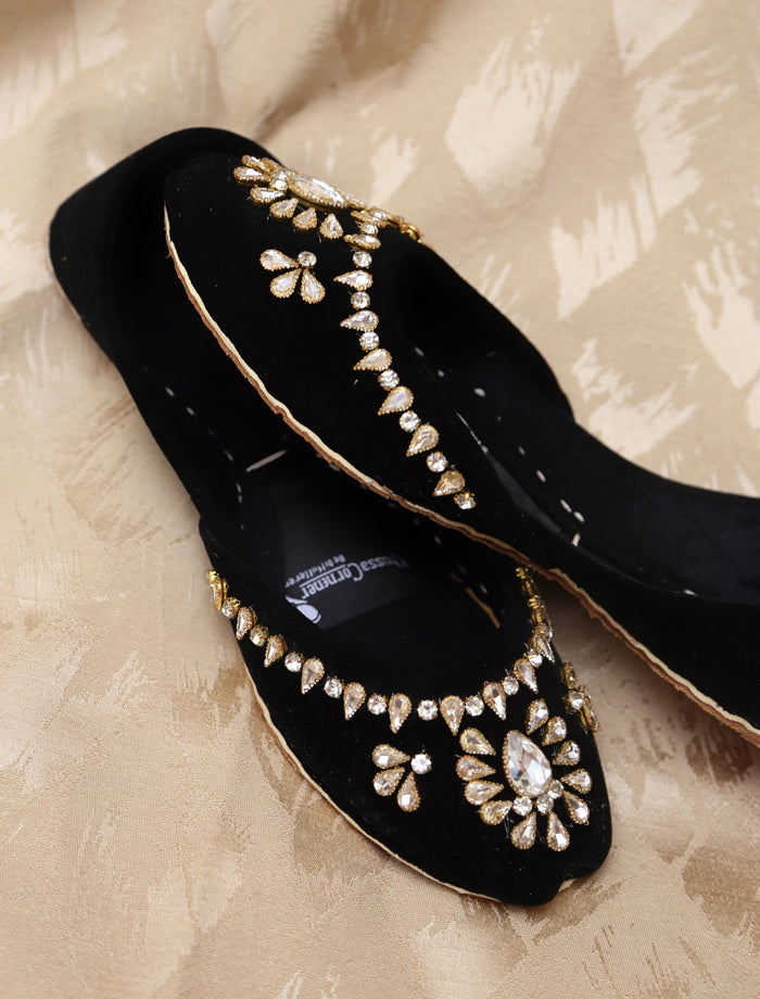 Absaara (Black)