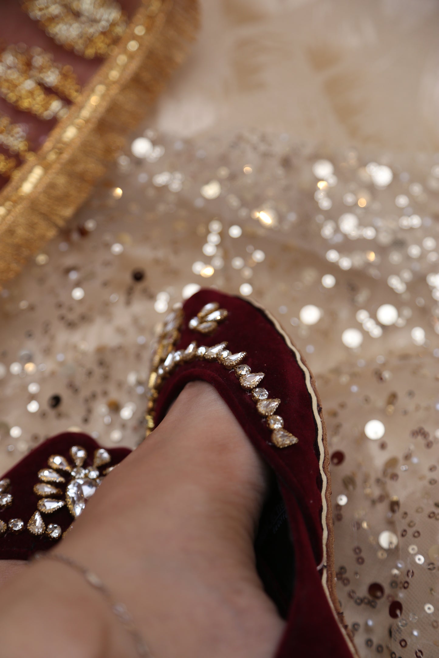 Absaara (Maroon)