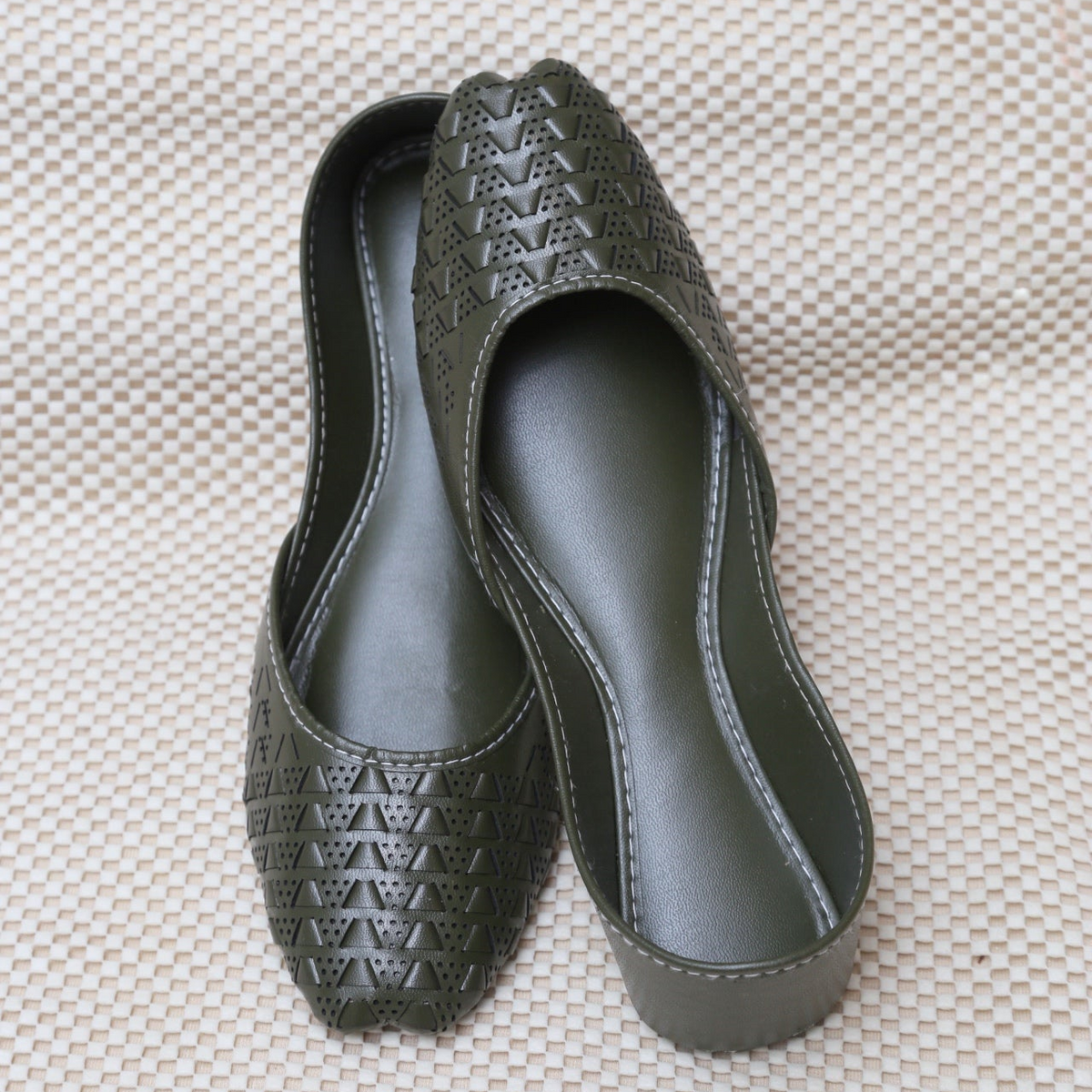Chikankari Khussa-Olive Green