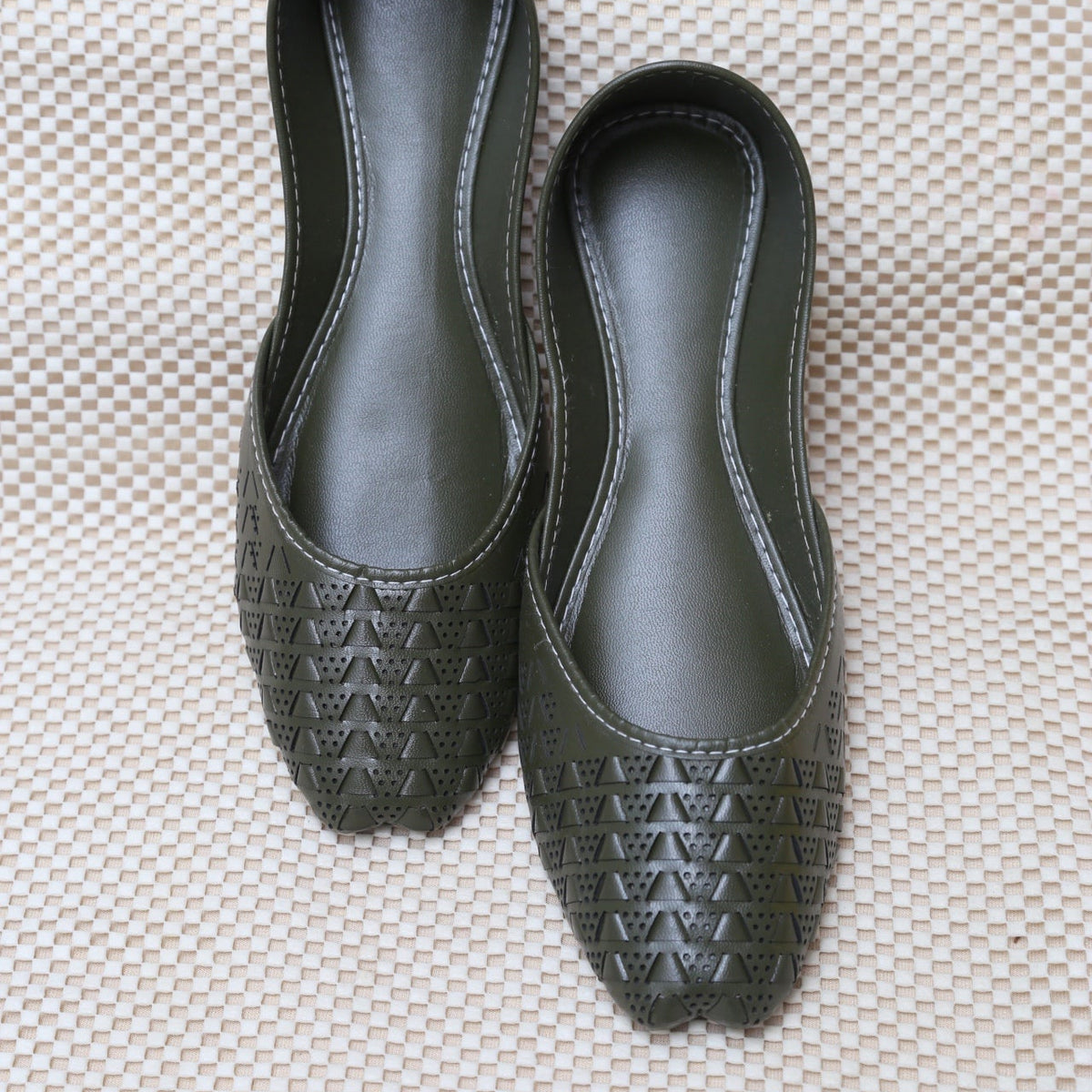 Chikankari Khussa-Olive Green