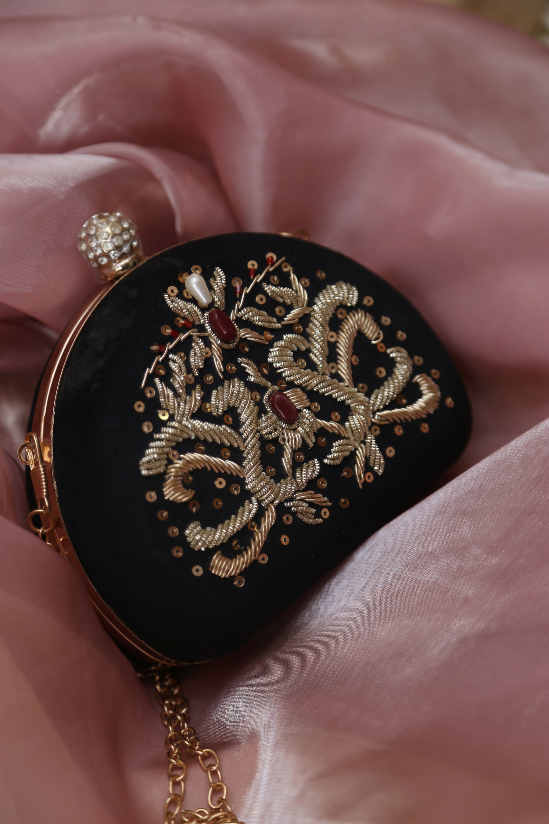 Shahtaj (Only Clutch)