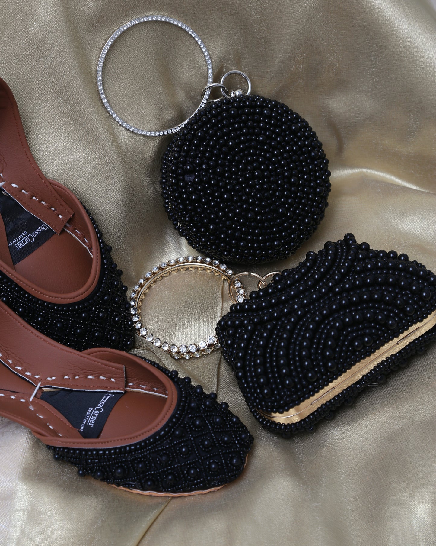 Pearl Ring Clutch (Black)