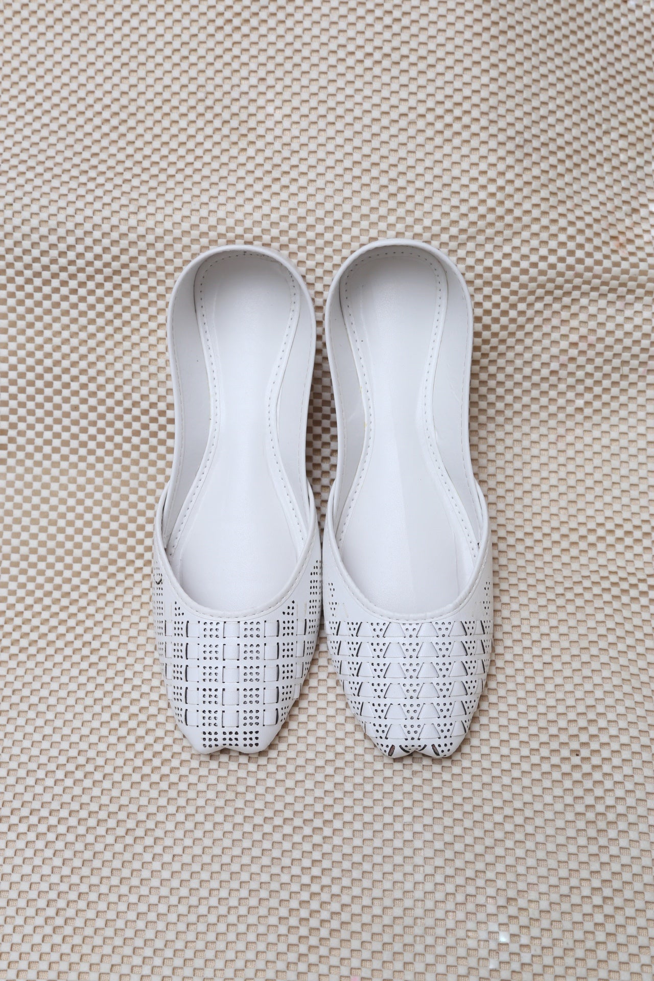 Chikankari Khussa-White
