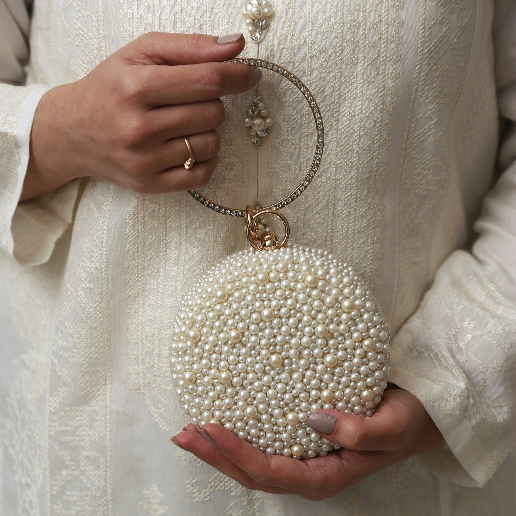 Pearl Ring Clutch (White)