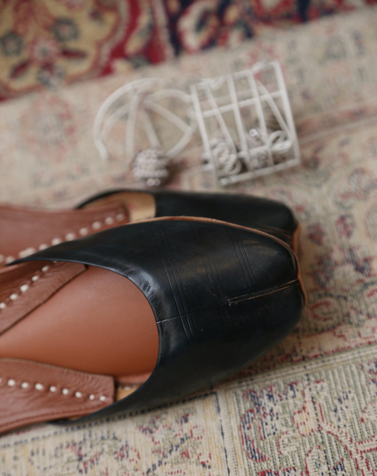 Black Simple Leather Khussa