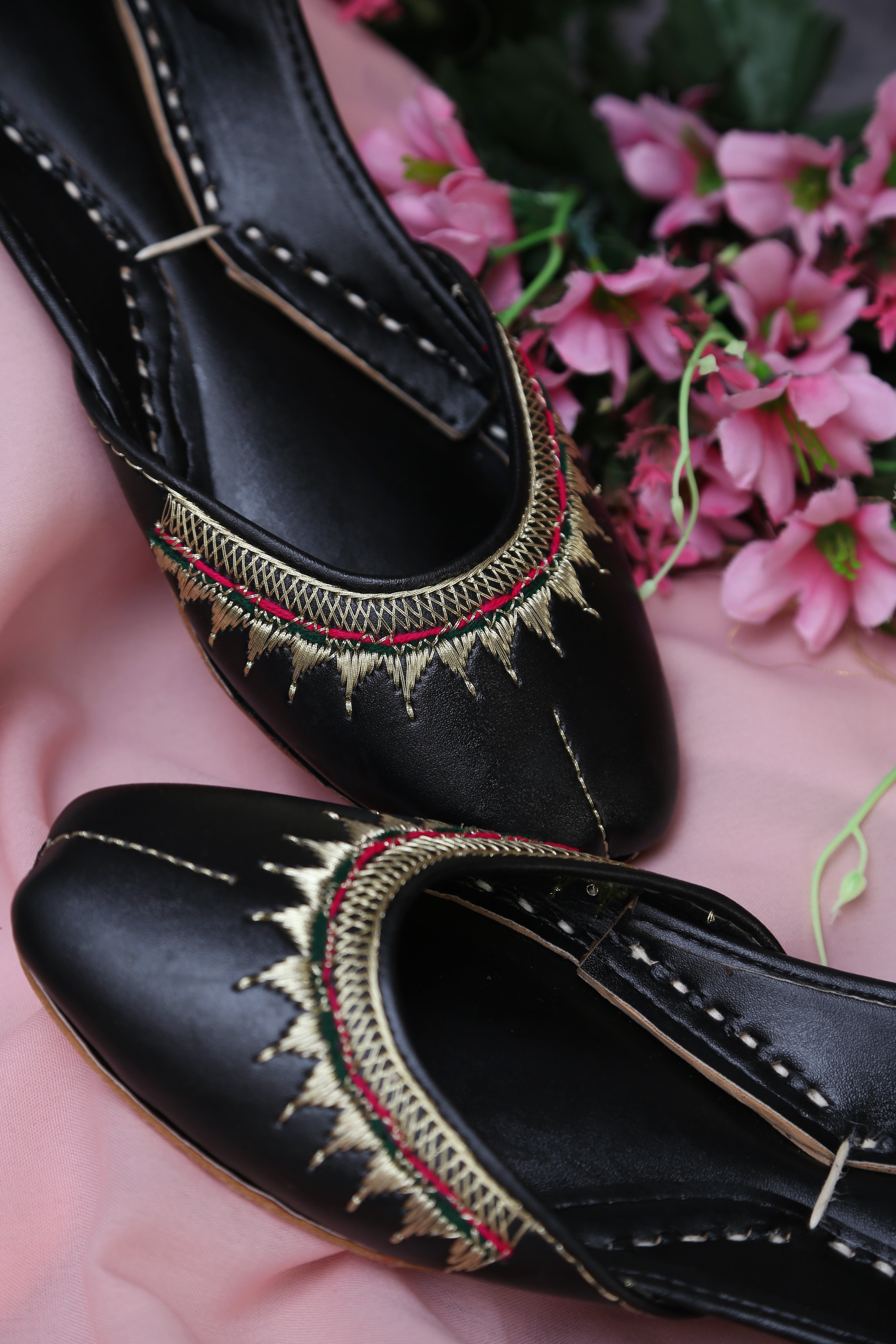 Parbati (Black)