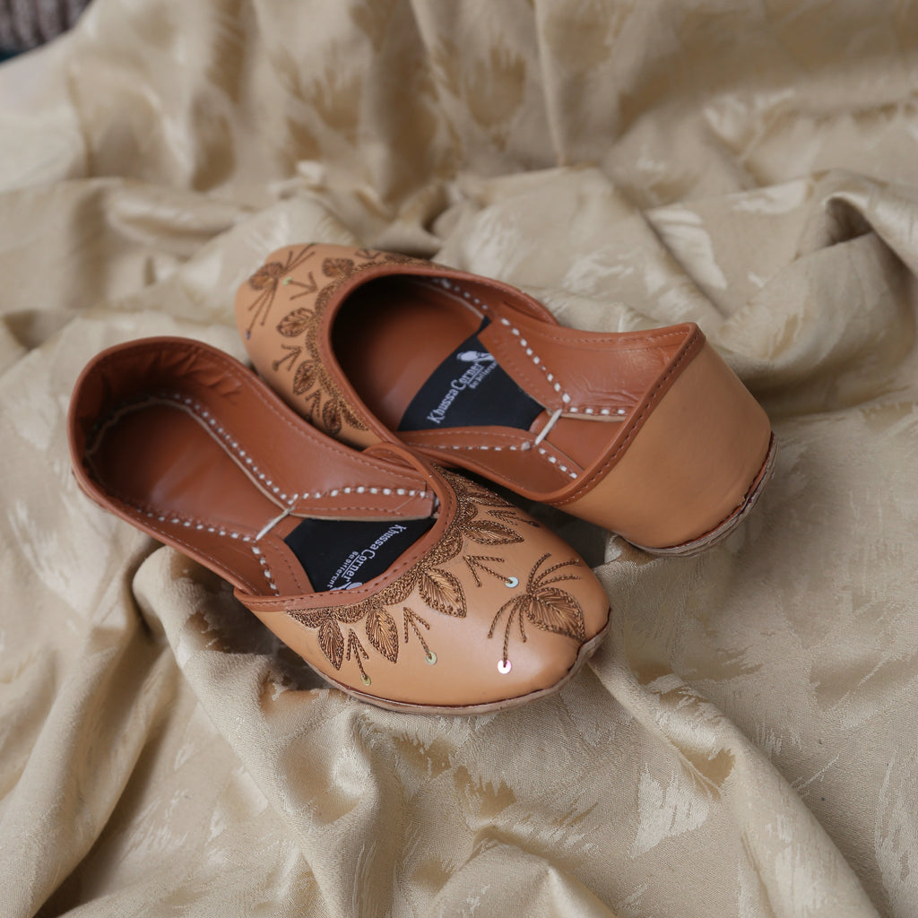 DilBano (Camel Brown)
