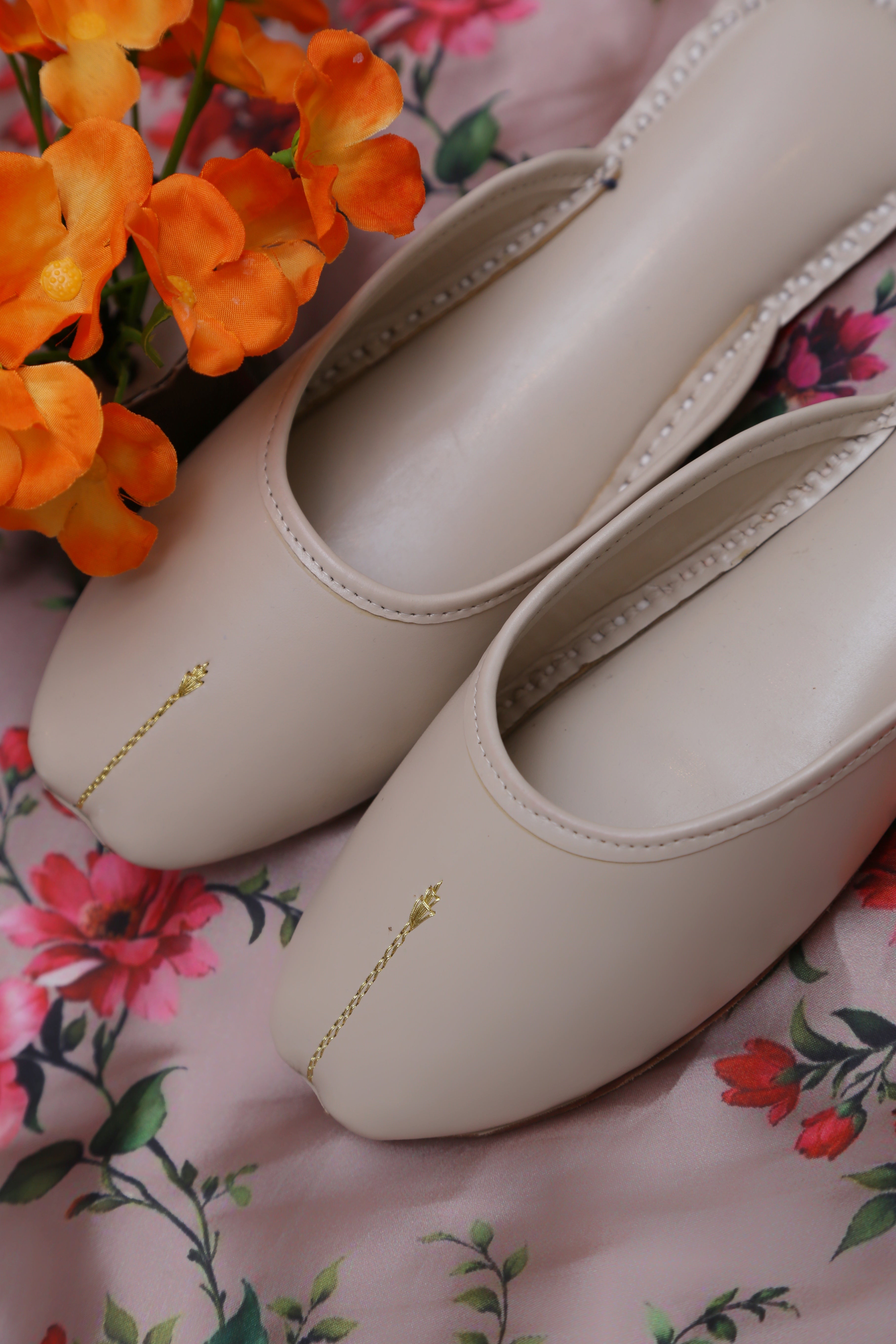 Simple R Backless (Nude)