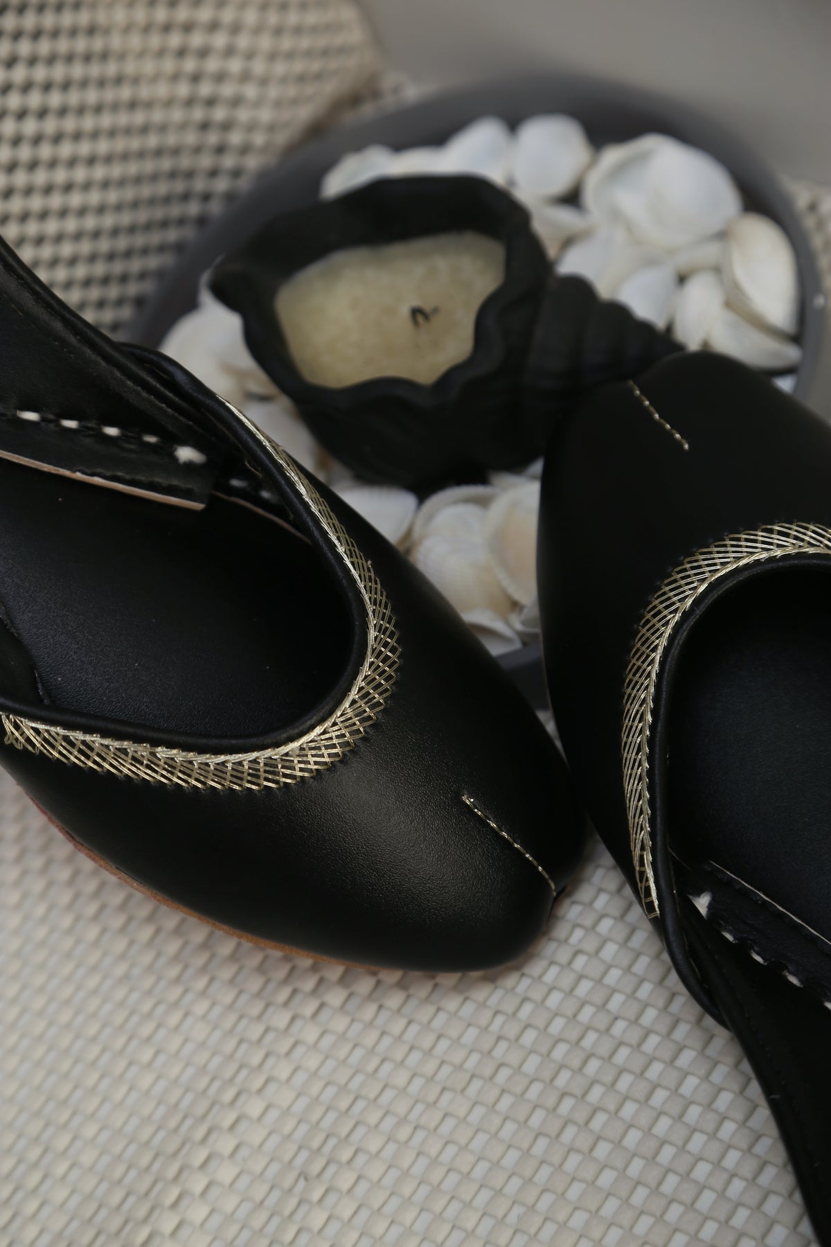 ZarBatti (Black)