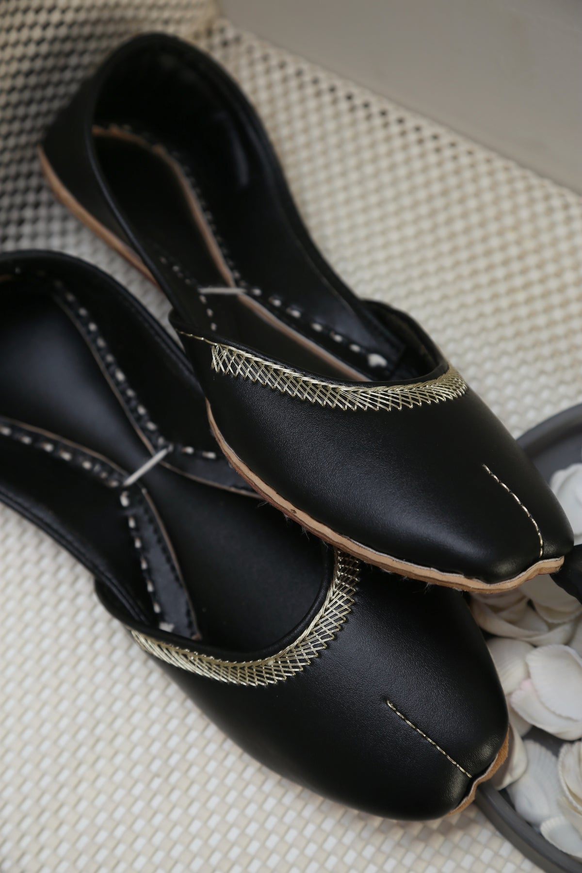 ZarBatti (Black)