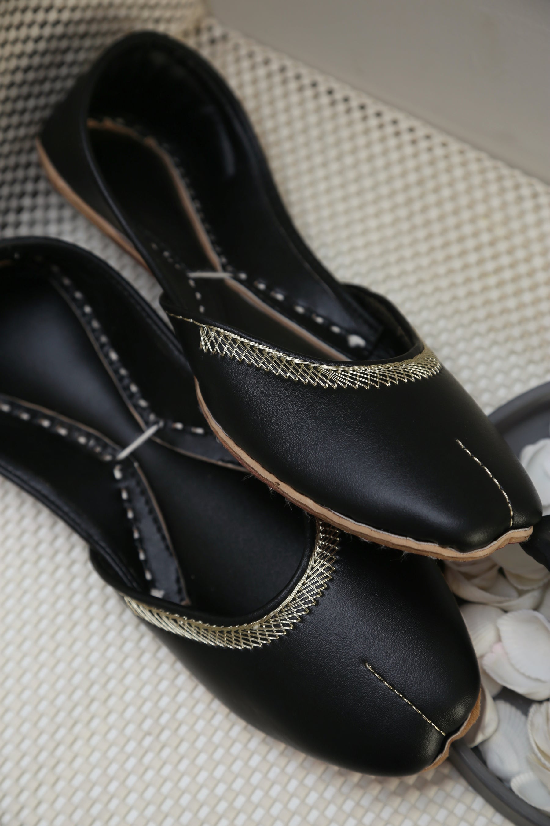 ZarBatti (Black)