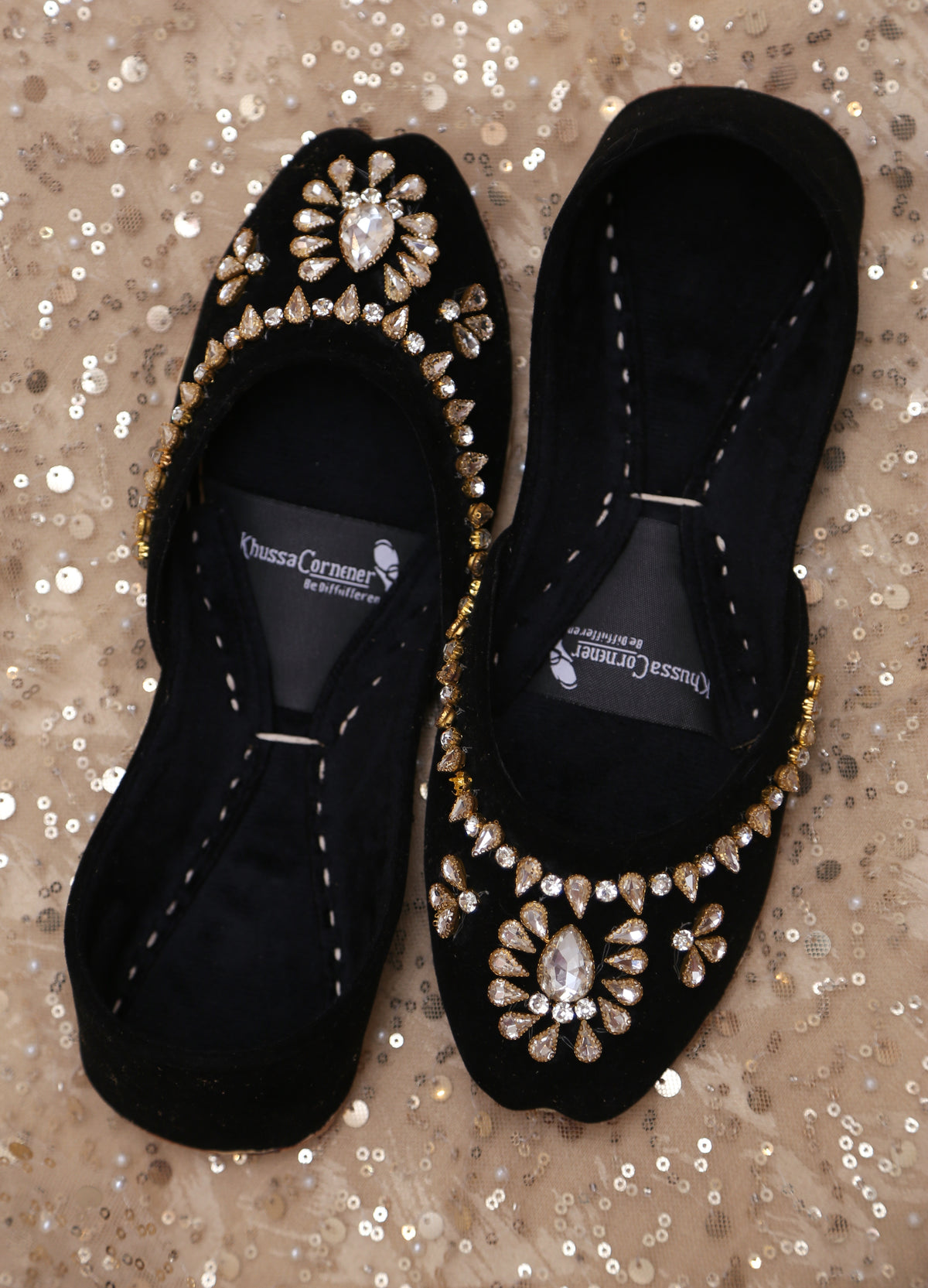 Absaara (Black)