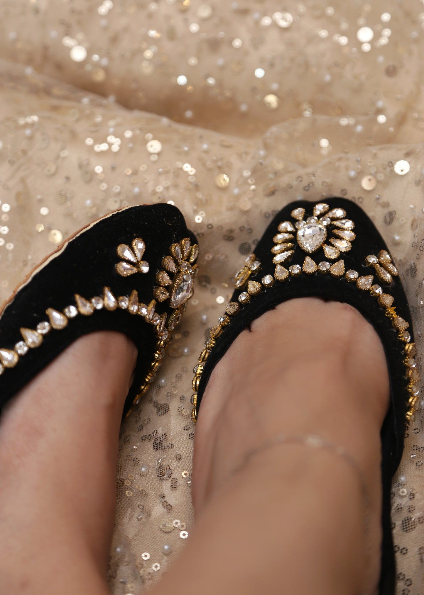 Absaara (Black)
