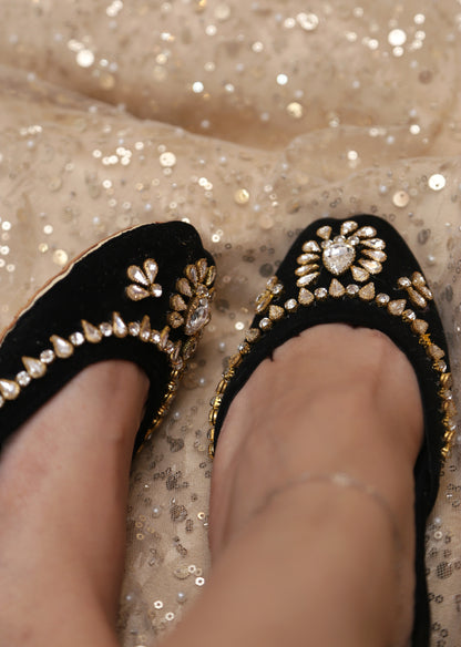Absaara (Black)