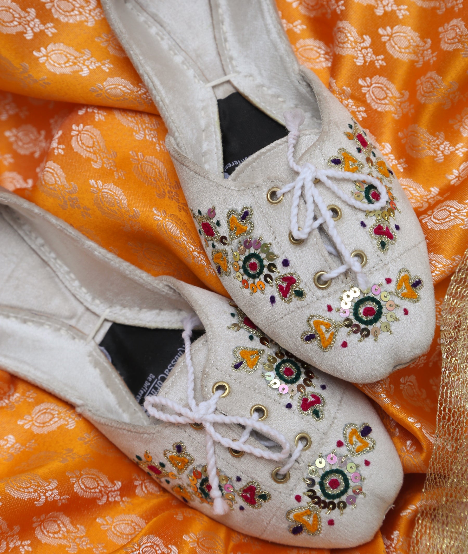 Brogues White