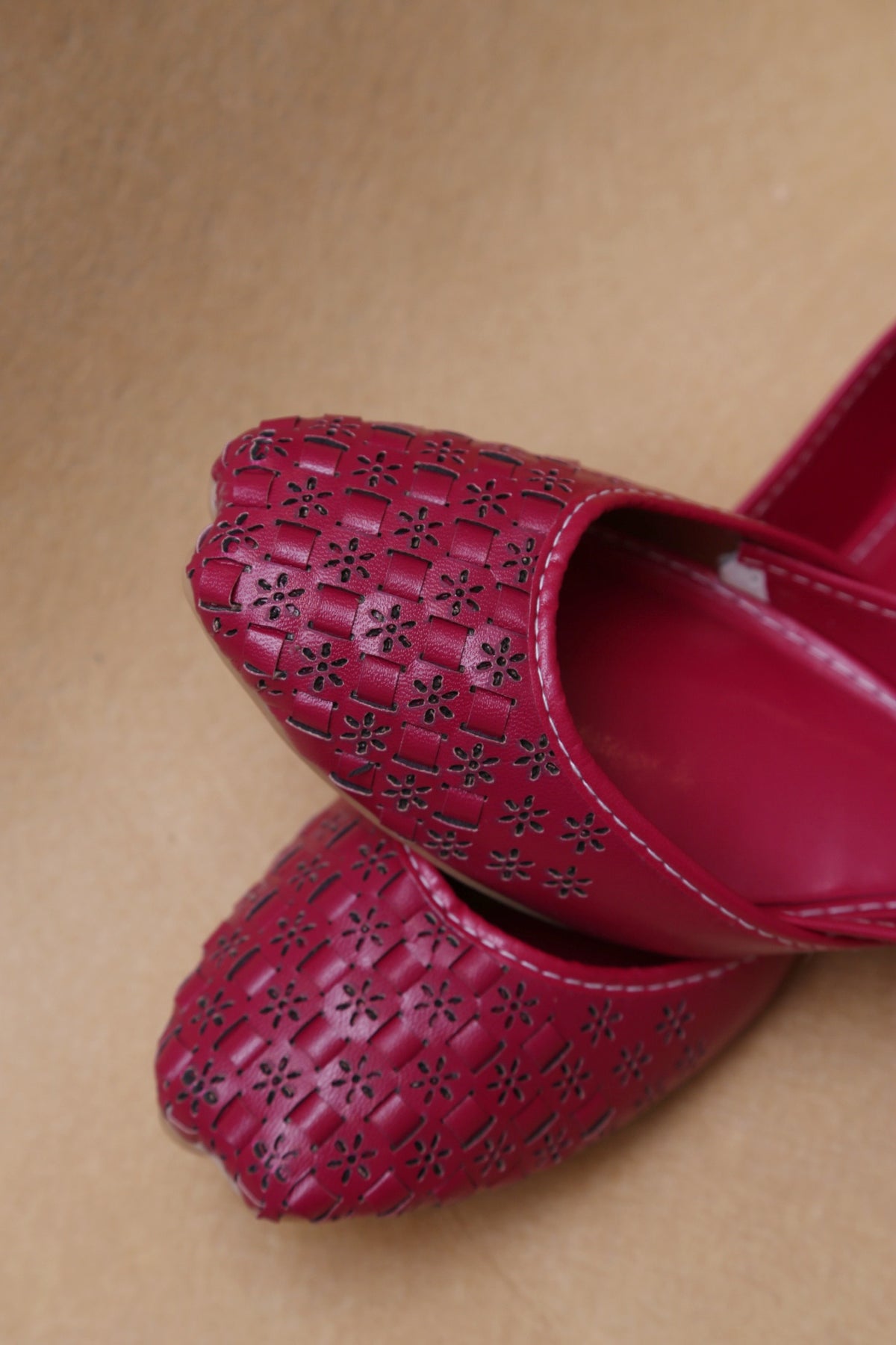 Chikankari Khussa-Hot Pink