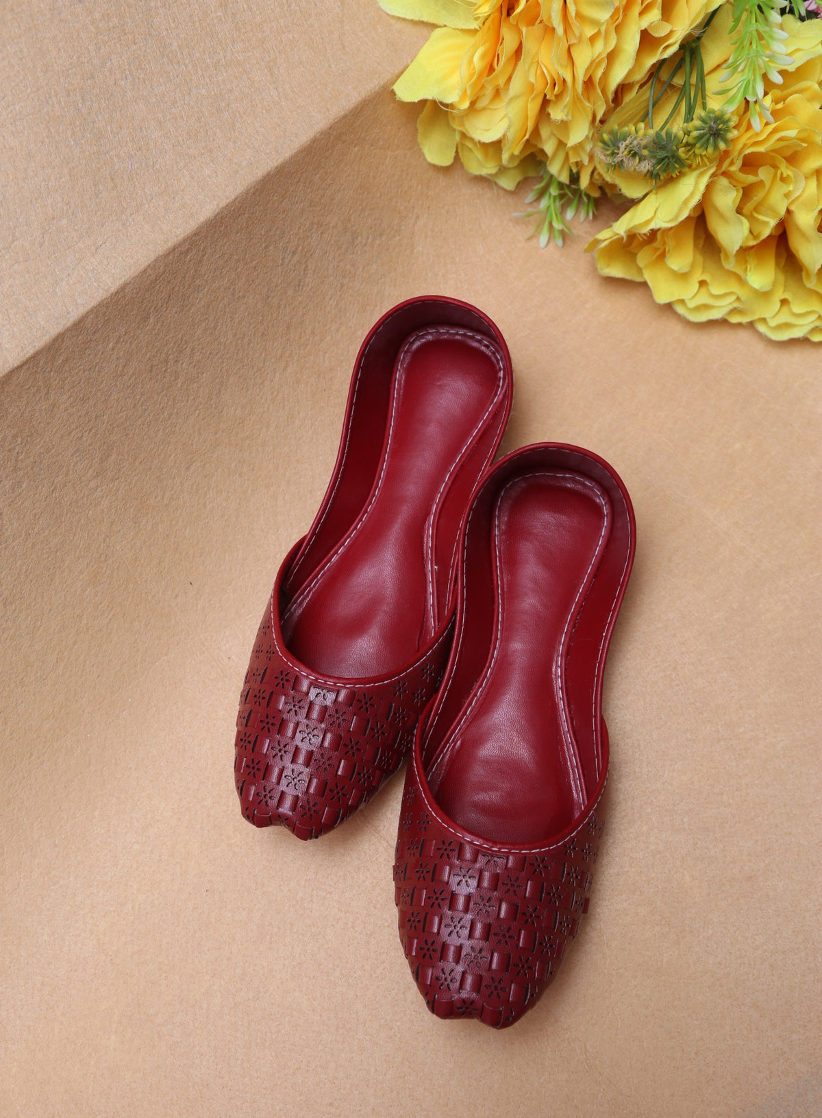 Chikankari Khussa-Maroon