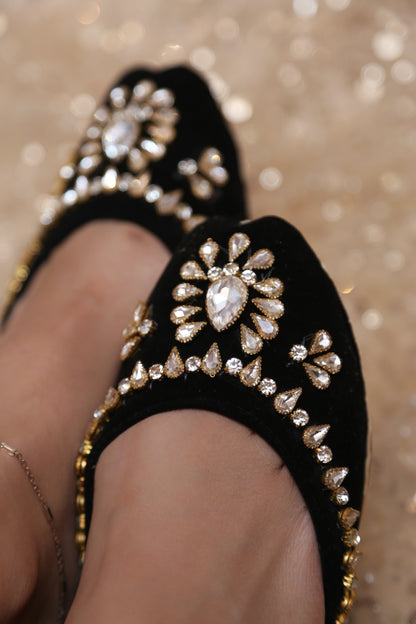 Absaara (Black)