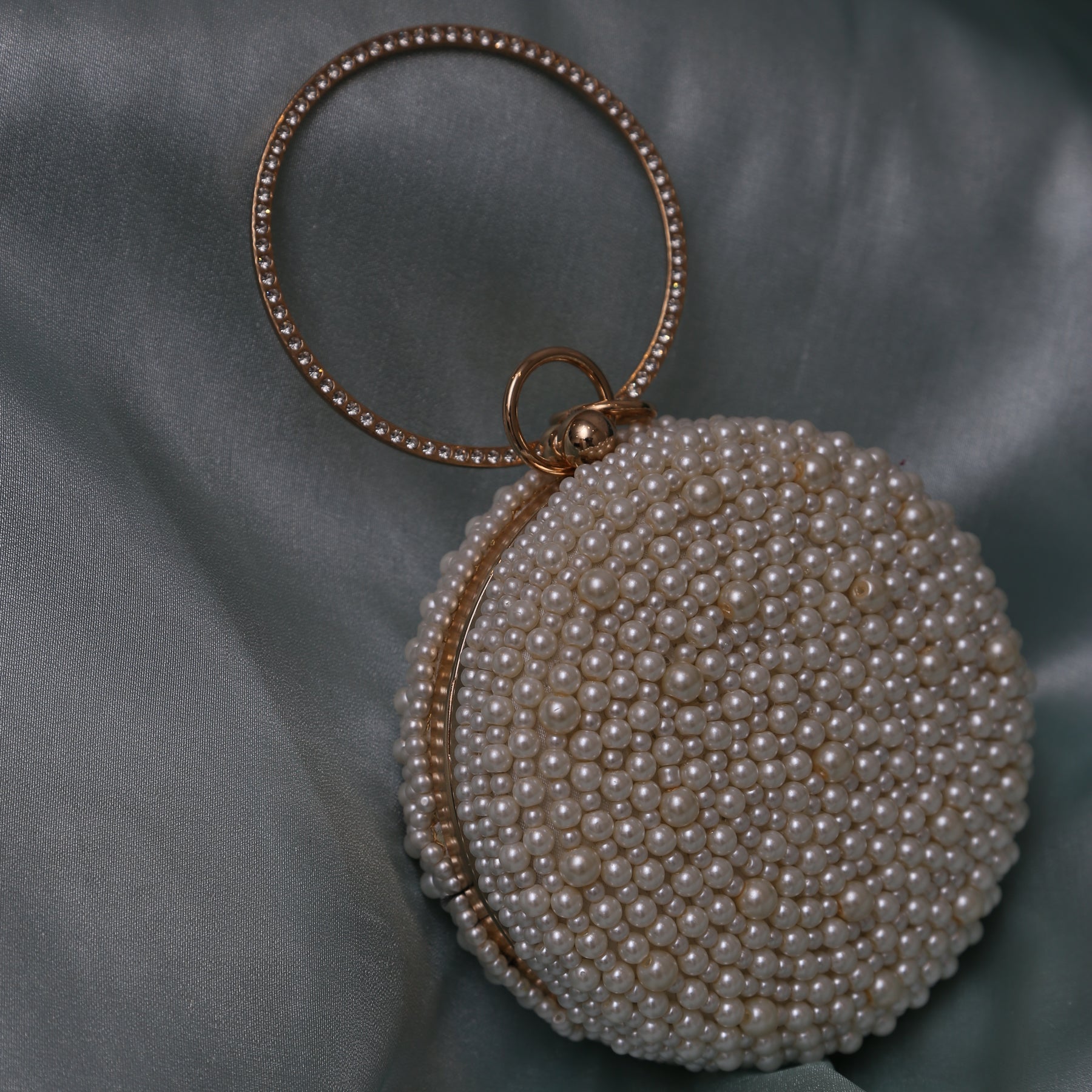 Pearl Ring Clutch (White)
