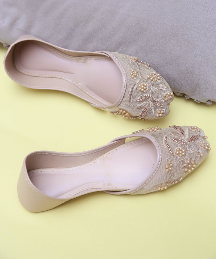 Nazakat Khussa (Beige)
