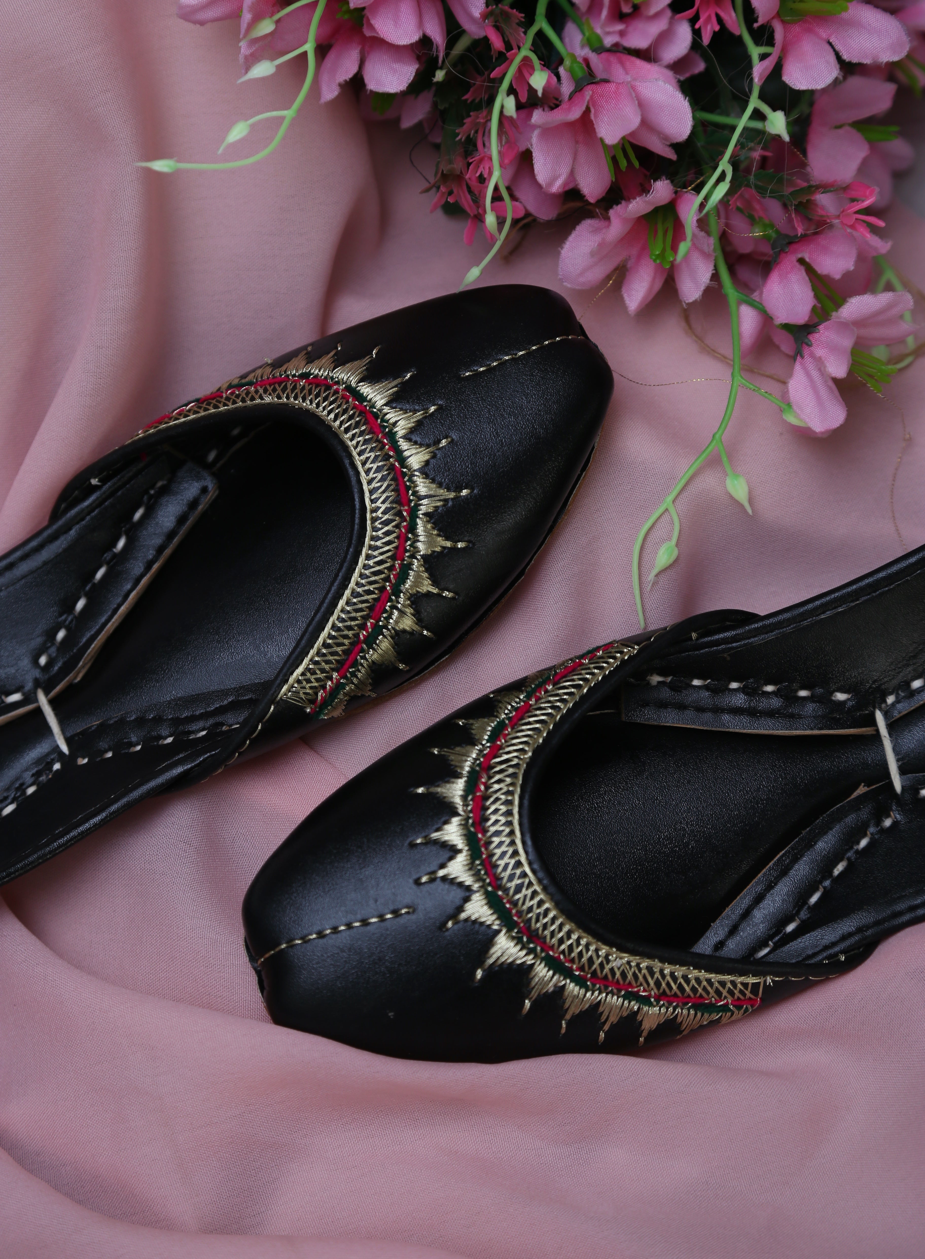 Parbati (Black)