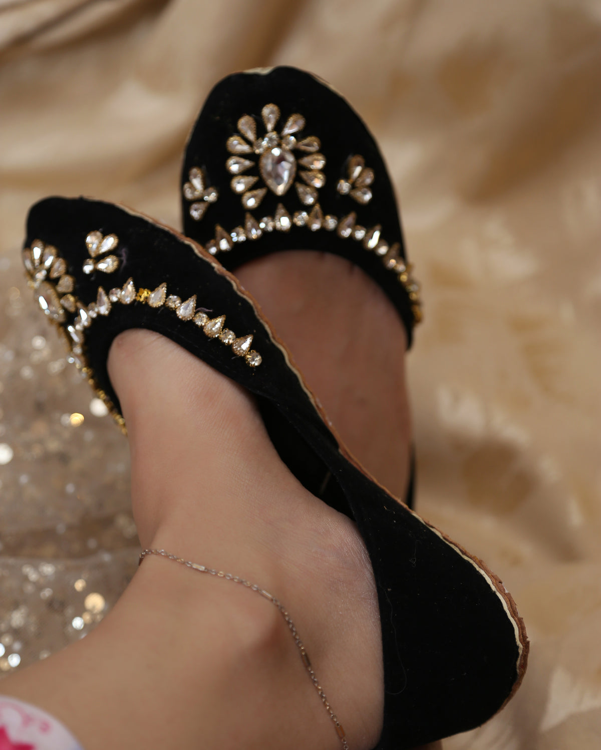 Absaara (Black)