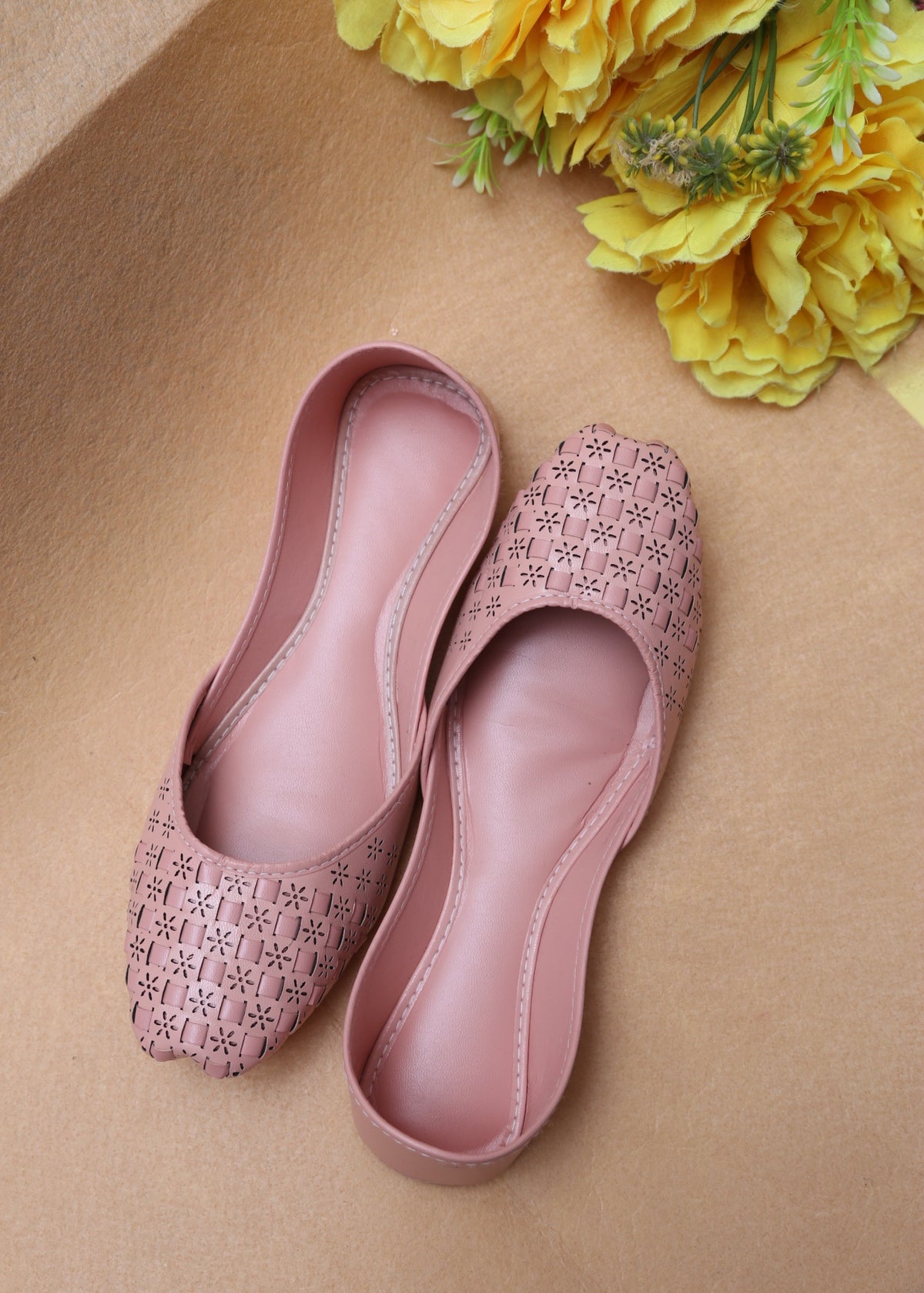 Chikankari Khussa-Blush