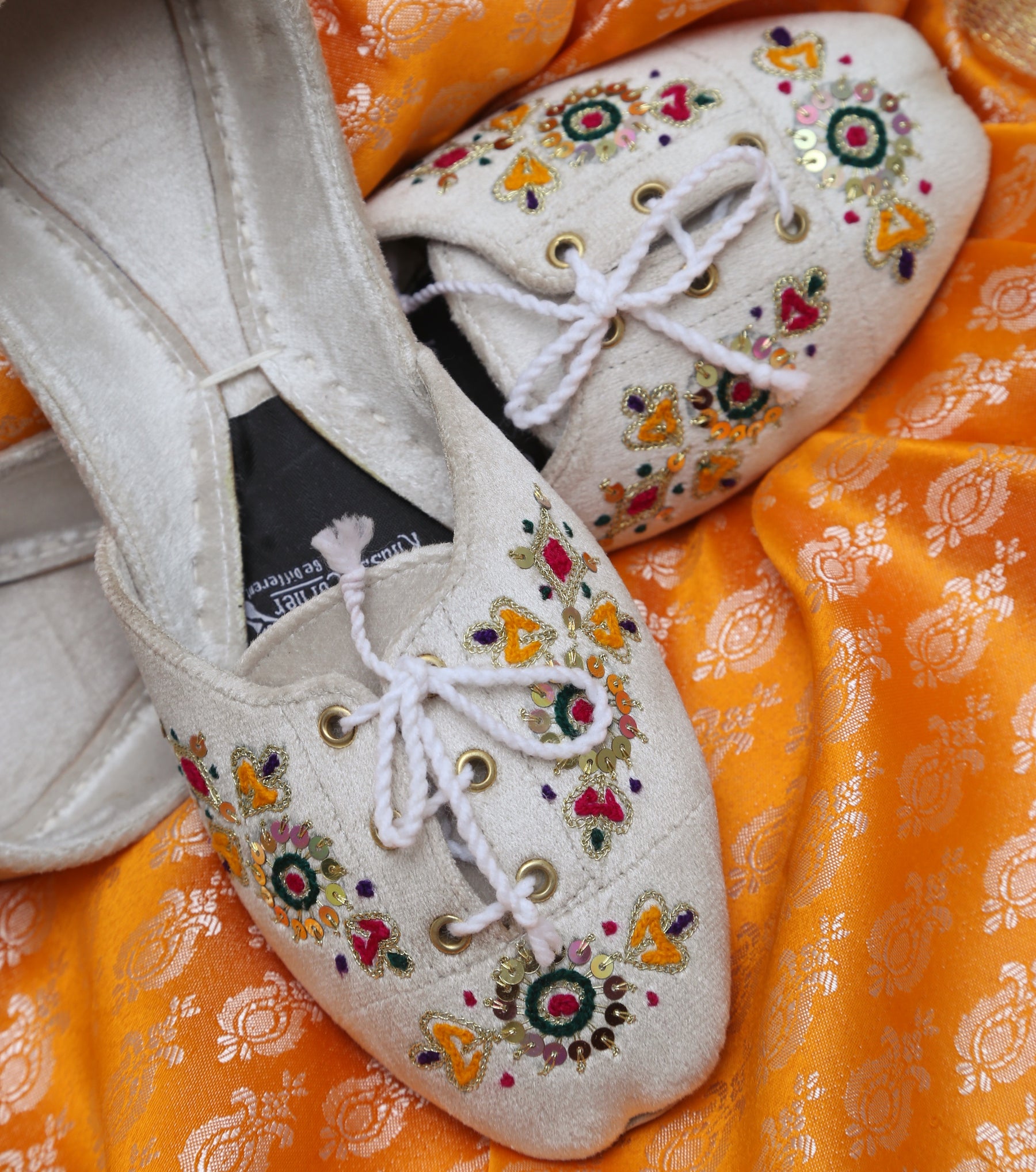 Brogues White