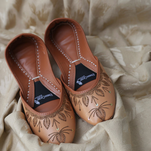DilBano (Camel Brown)