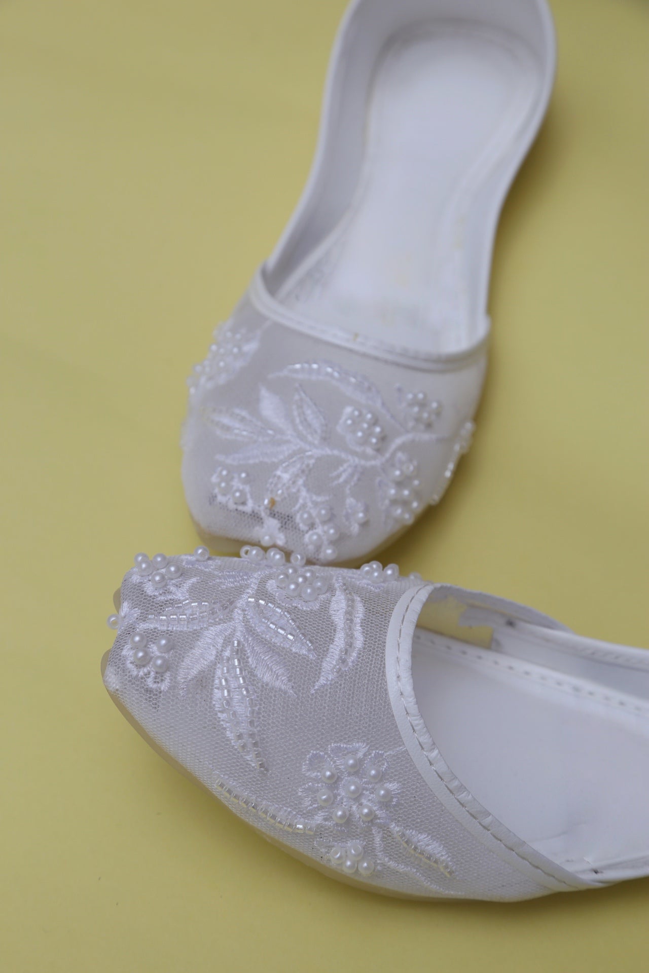Nazakat Khussa (White)