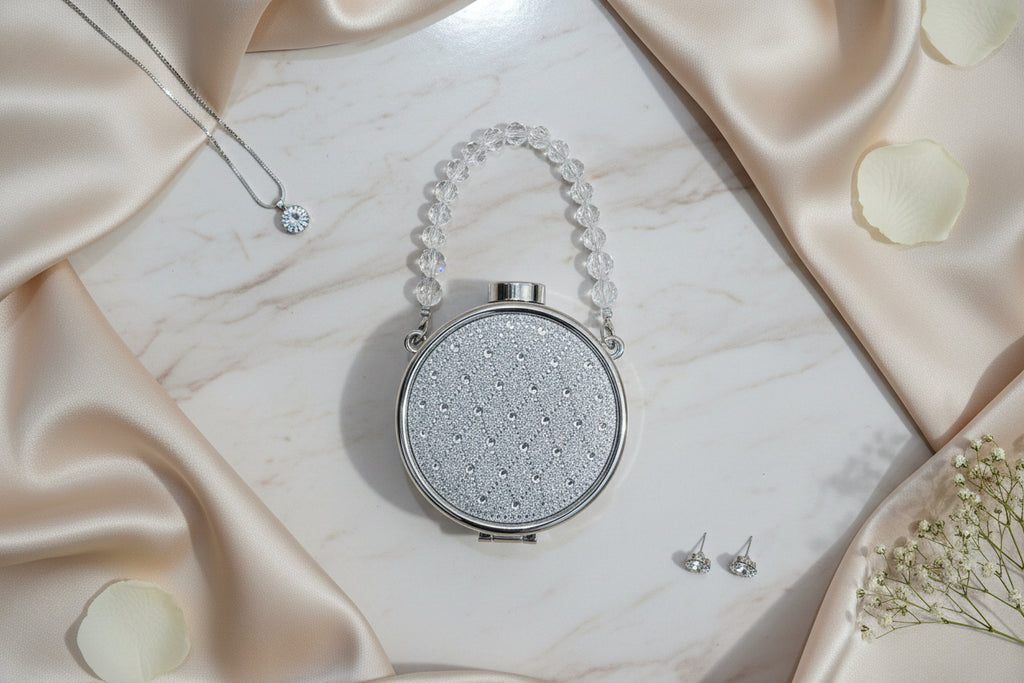 Hoor Clutch (Silver)