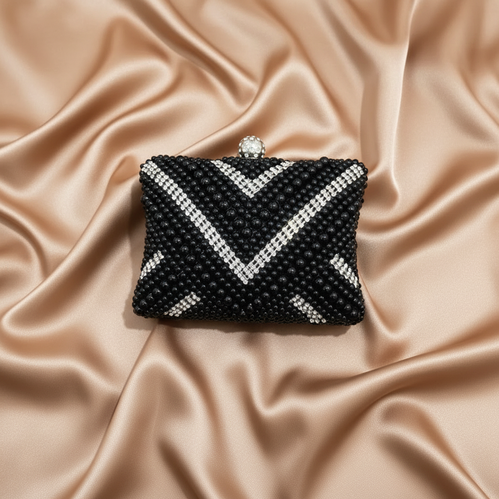 Pearl Square Clutch (Black)