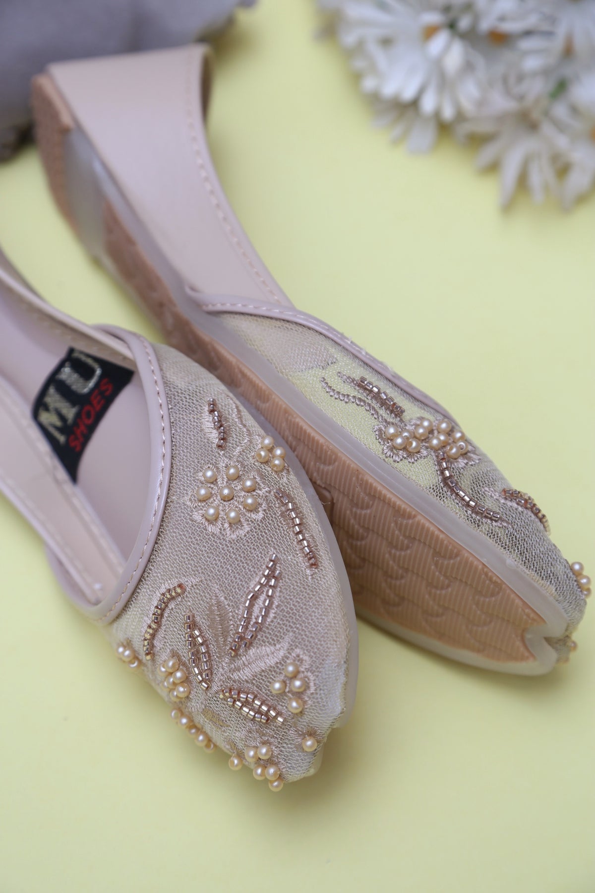 Nazakat Khussa (Beige)