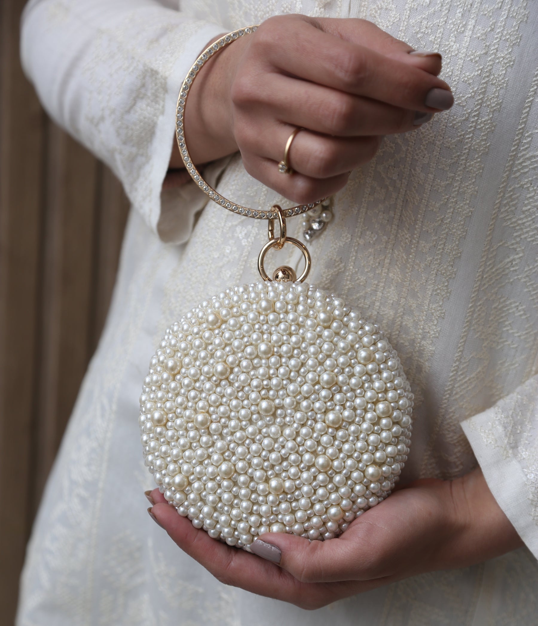 Pearl Ring Clutch (White)